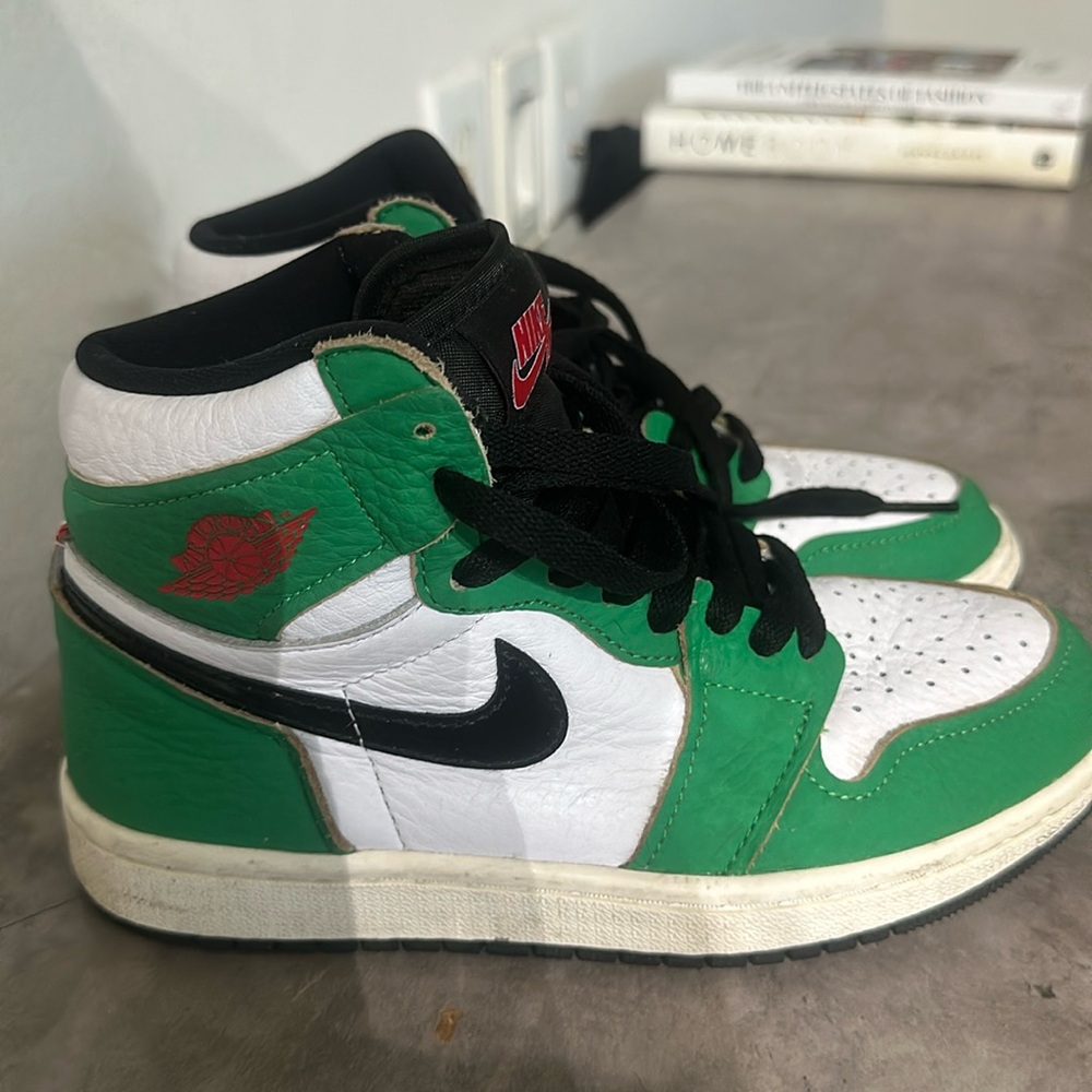 Nike Jordan 1 Retro High- Lucky Green Women’s size 5.5